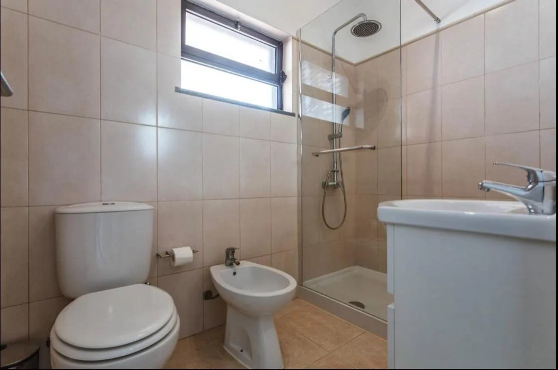 Blife Aerya Private Rooms - Airport Stay Faro 0*,  Portugal