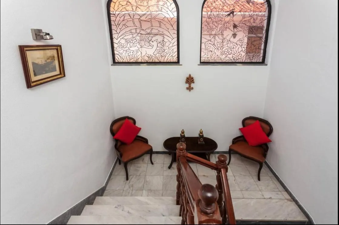Blife Aerya Private Rooms - Airport Stay Faro 0*,  Portugal
