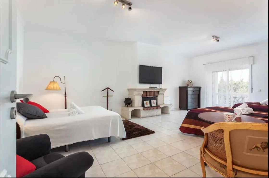 Privat bolig Blife Aerya Private Rooms - Airport Stay FAO