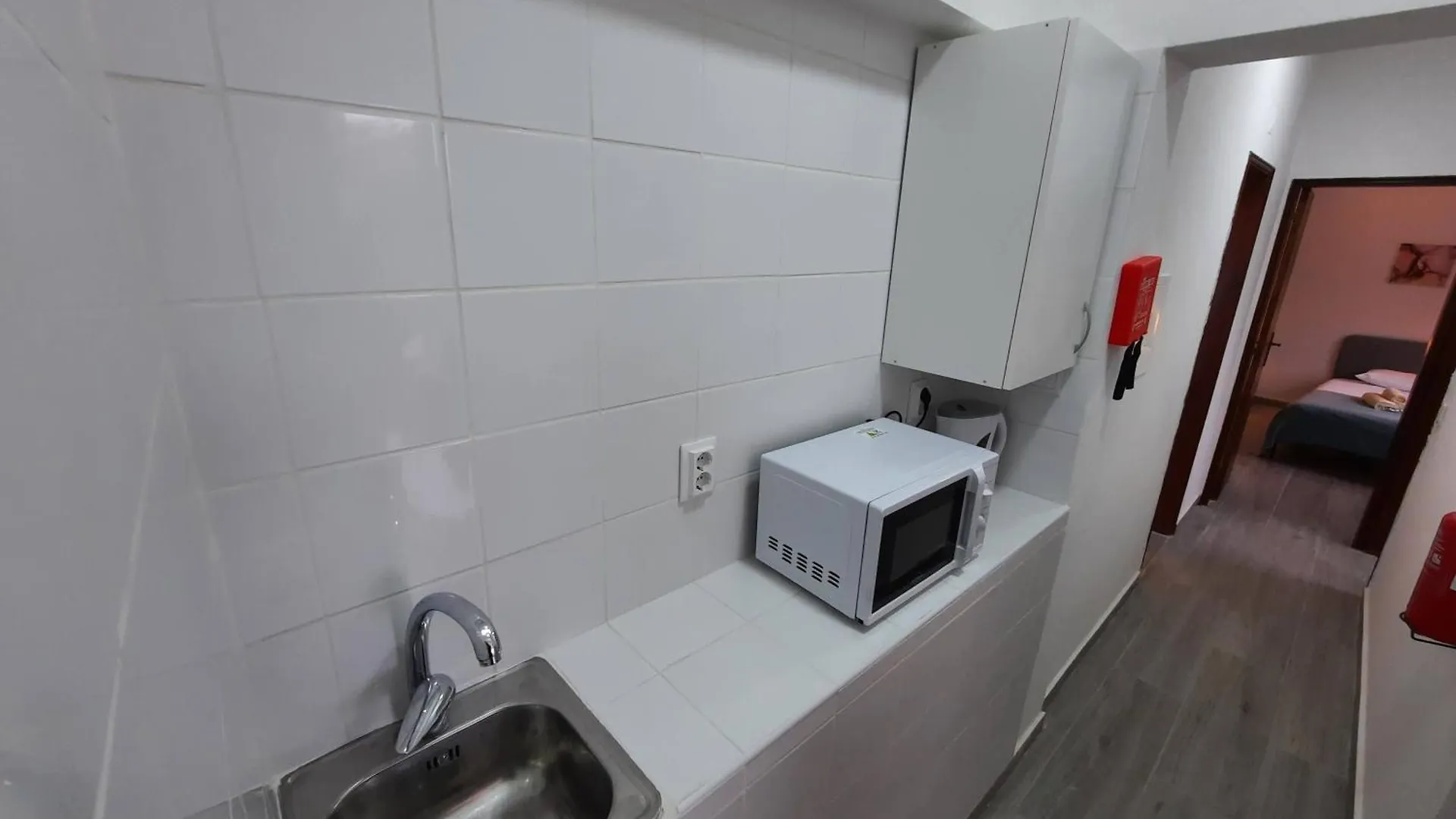 Blife Aerya Private Rooms - Airport Stay Faro Homestay
