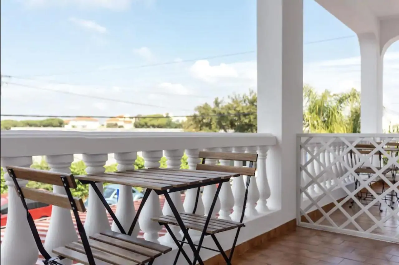 Blife Aerya Private Rooms - Airport Stay Faro Homestay