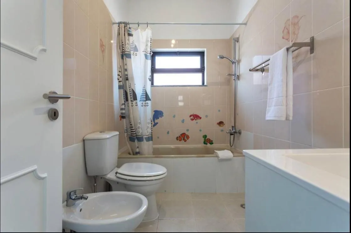 Homestay Blife Aerya Private Rooms - Airport Stay Faro