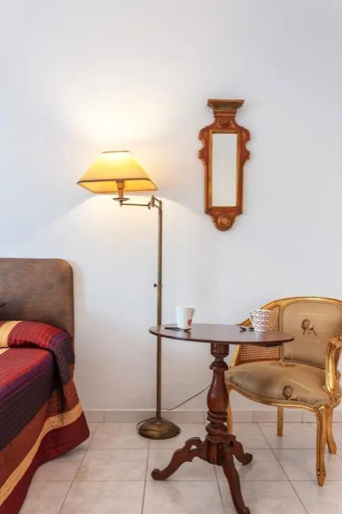 Blife Aerya Private Rooms - Airport Stay Faro