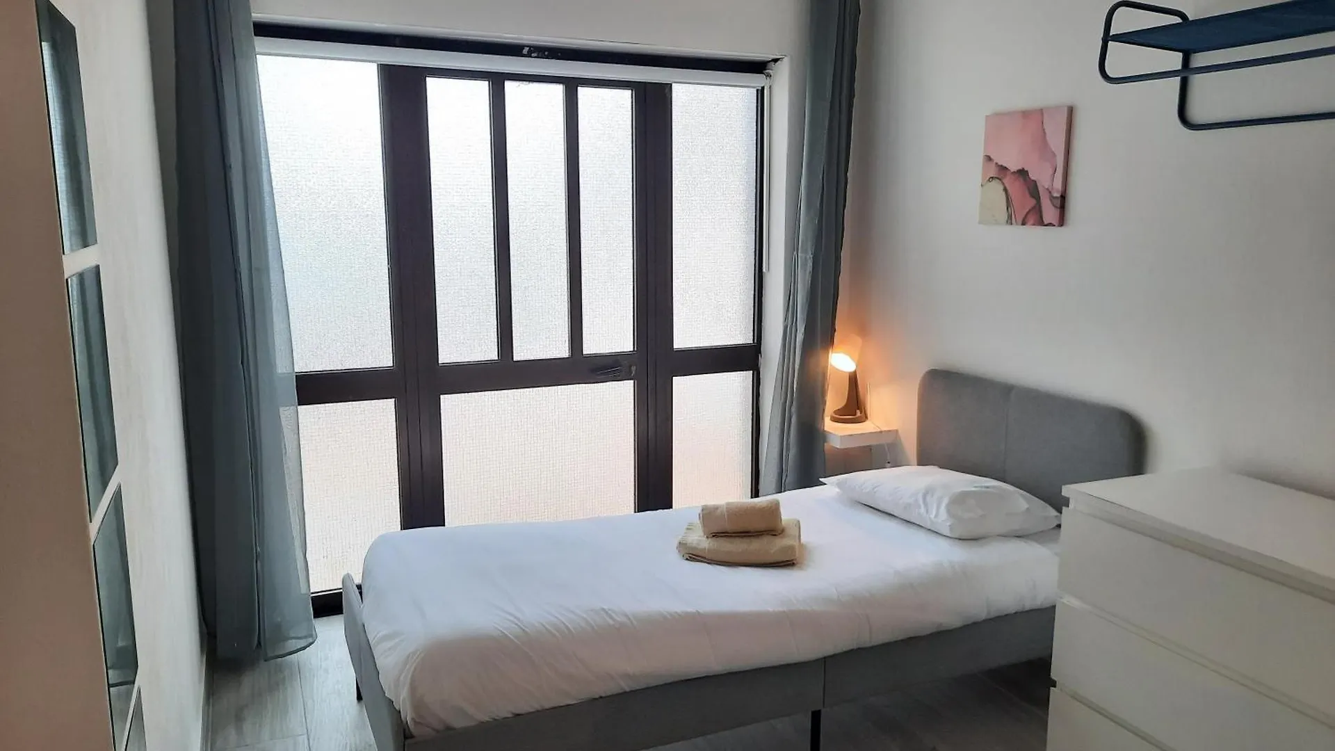 Homestay Blife Aerya Private Rooms - Airport Stay Faro